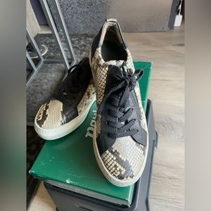 Paul Green (size 8) Orleans Black Snake Con sneaker